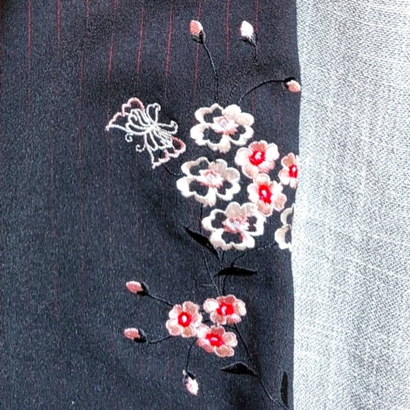 Women's Three-button Striped Embroidered Blazer Jacket and Skirt Set - Picture 7 of 9